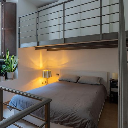Appartement Life Is Beautiful Design Loft Navigli Romolo, Netflix, Wifi, Ac And Street Parking à Milan Extérieur photo