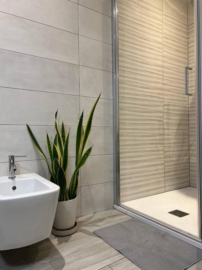Appartement Life Is Beautiful Design Loft Navigli Romolo, Netflix, Wifi, Ac And Street Parking à Milan Extérieur photo